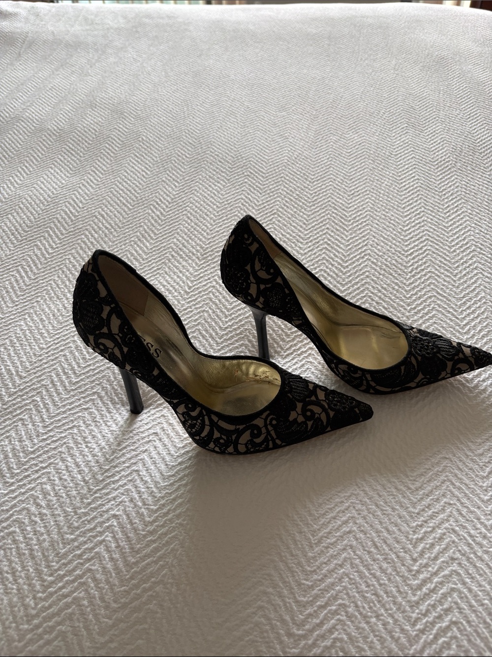 Guess Black Lace Pointed-Toe Stiletto Pumps